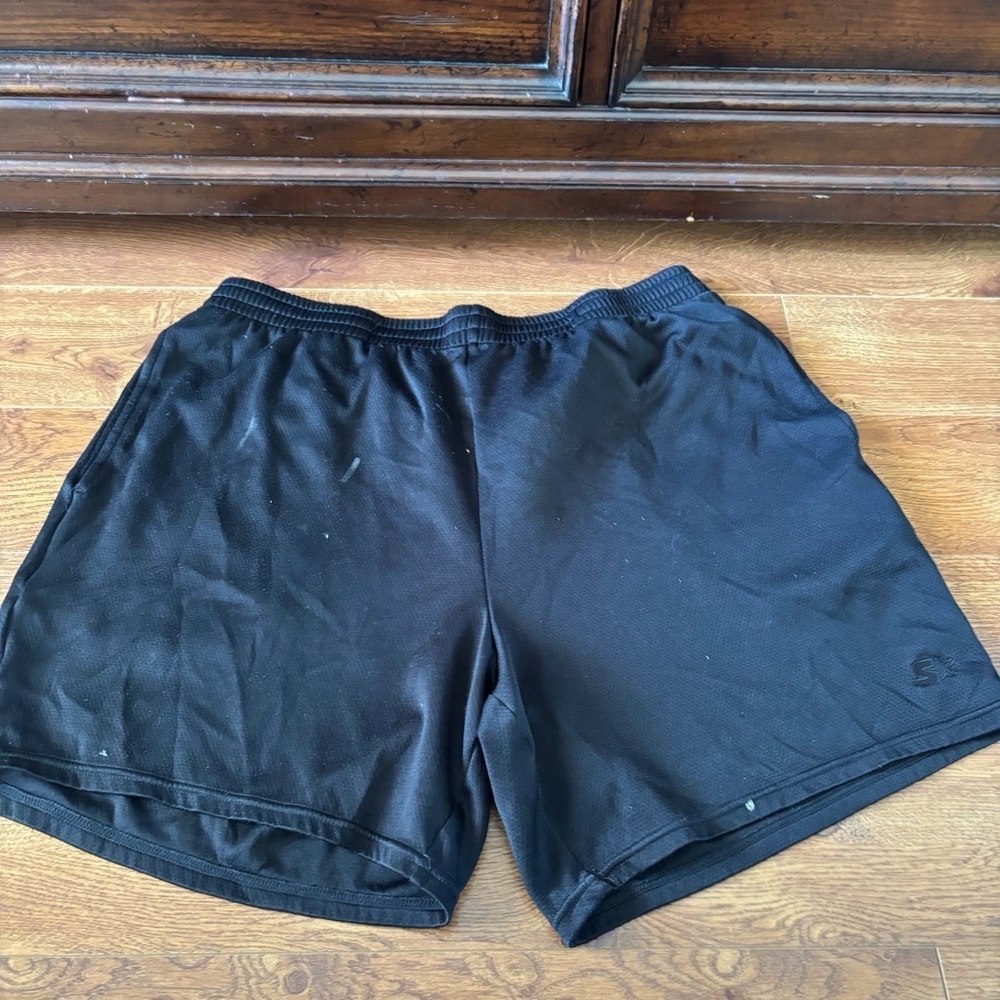 Starter athletic shorts in size L